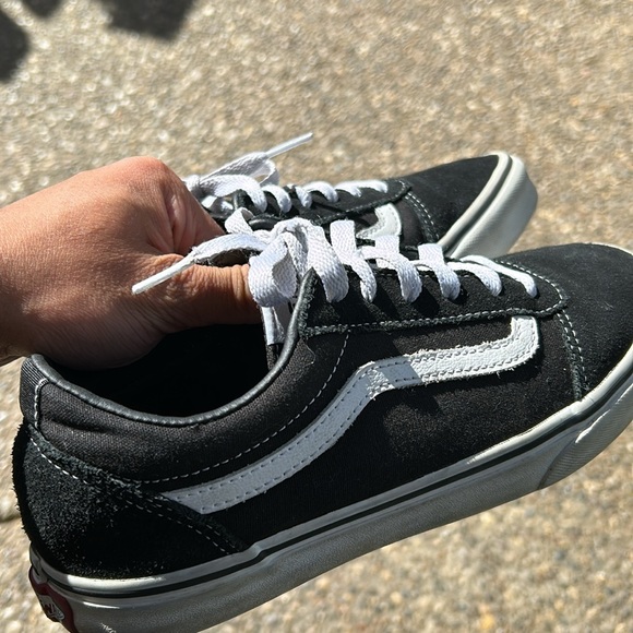 Vans - Picture 3 of 3